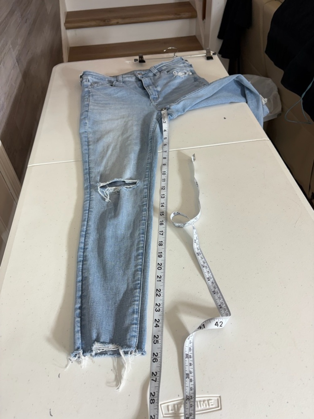 American Eagle Outfitters Light Wash Distressed Skinny Jeans 1922 - Picture 12 of 13